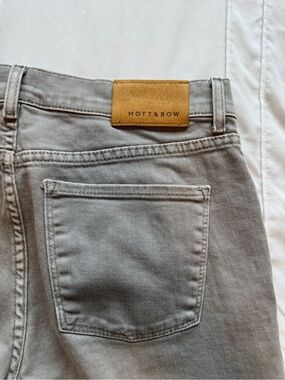 Mott & Bow Men’s Light Grey Straight Jeans - Classic Straight Fit